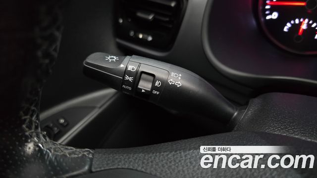 Kia Stonic 1.4 Prestige 2020 — фото 20