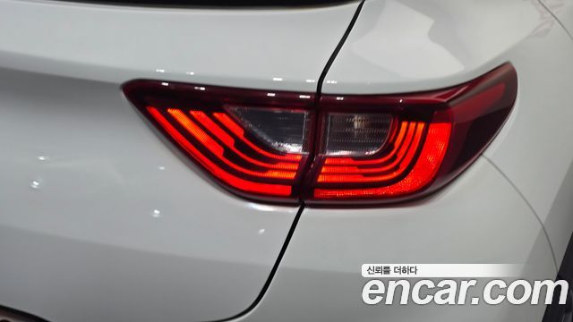 Kia Stonic 1.4 Prestige 2020 — фото 23
