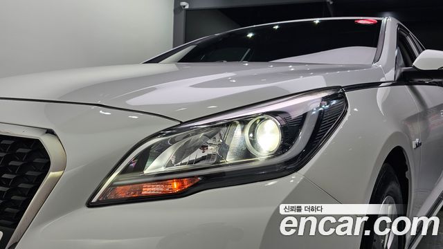 Hyundai Sonata Hybrid (LF) 2.0 HEV Modern 2016 — фото 22
