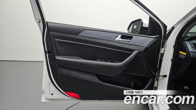 Hyundai Sonata Hybrid (LF) 2.0 HEV Modern 2016 — фото 24