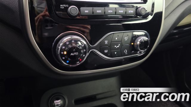 Renault Korea QM3 LE 2017 — фото 16