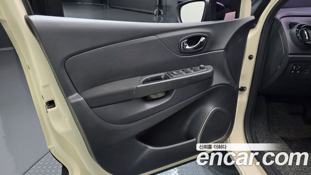 Renault Korea QM3 LE 2017 — фото 24