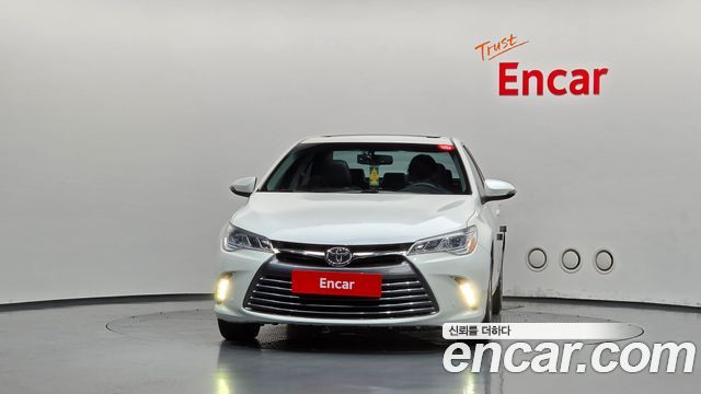 Toyota Camry 2.5 XLE 2015 — фото 3