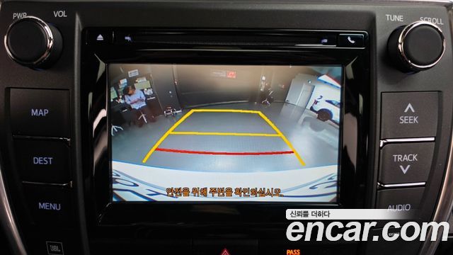 Toyota Camry 2.5 XLE 2015 — фото 19