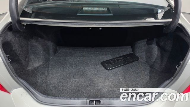 Toyota Camry 2.5 XLE 2015 — фото 24