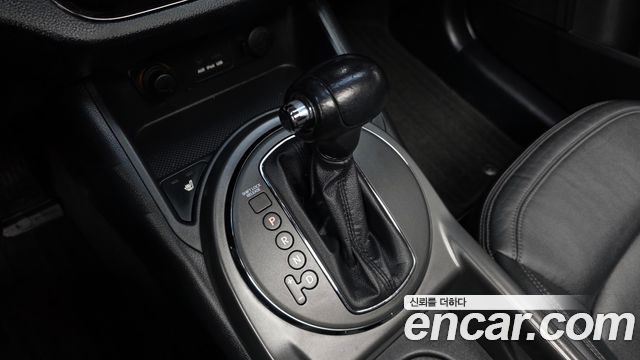 Kia Sportage R Diesel 2WD TLX High-Deluxe 2011 — фото 9