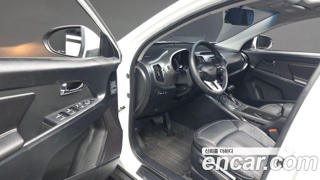 Kia Sportage R Diesel 2WD TLX High-Deluxe 2011 — фото 10