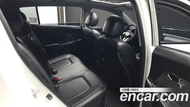 Kia Sportage R Diesel 2WD TLX High-Deluxe 2011 — фото 12