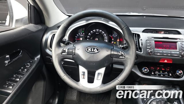Kia Sportage R Diesel 2WD TLX High-Deluxe 2011 — фото 13