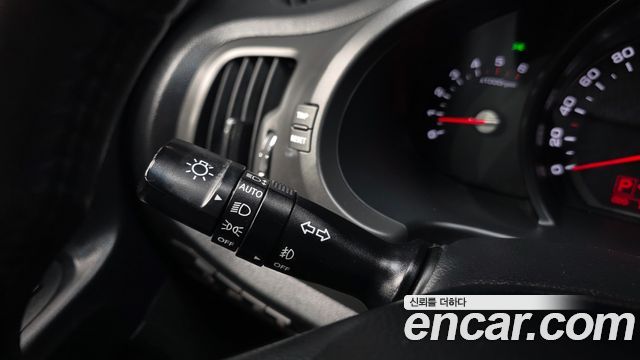 Kia Sportage R Diesel 2WD TLX High-Deluxe 2011 — фото 16