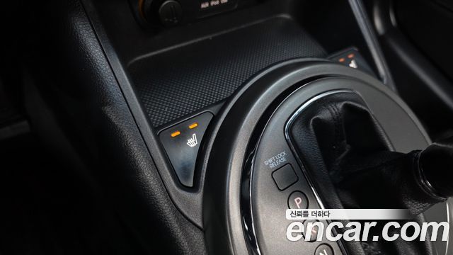 Kia Sportage R Diesel 2WD TLX High-Deluxe 2011 — фото 17