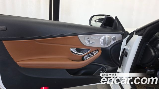 Mercedes-Benz C-Class (W205) C43 AMG 4MATIC Cabrioiet 2019 — фото 24
