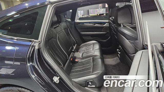 BMW 6 Series GT (G32) 640i xDrive M Sport 2018 — фото 11