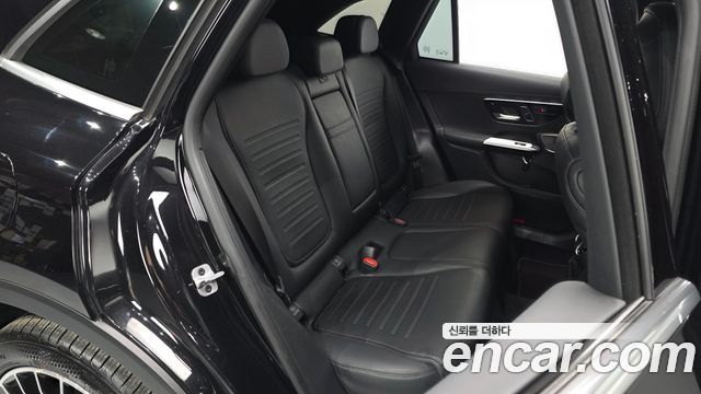 Mercedes-Benz GLC-Class (X254) GLC300 4MATIC AMG Line 2024 — фото 12