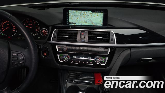 BMW 3 Series GT (F34) GT 320d xDrive 2017 — фото 14