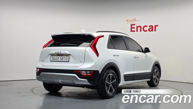 Kia Niro Prestige 2022 — фото 2