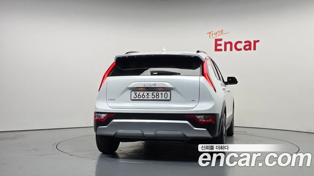 Kia Niro Prestige 2022 — фото 4