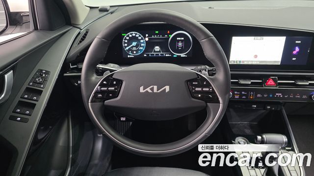 Kia Niro Prestige 2022 — фото 13