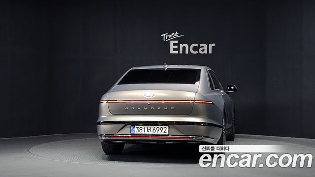 Hyundai Grandeur Hybrid (GN7) Calligraphy 2023 — фото 4