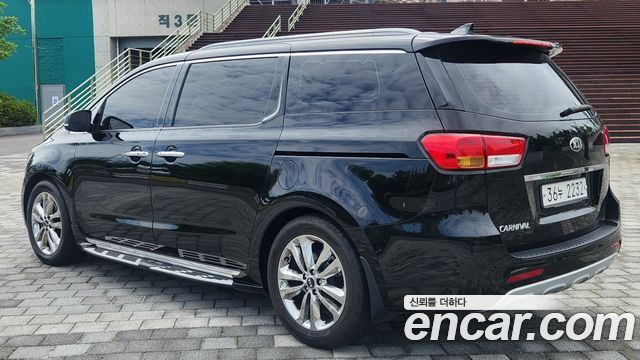 Kia Carnival 9-seater Prestige 2015 — фото 4