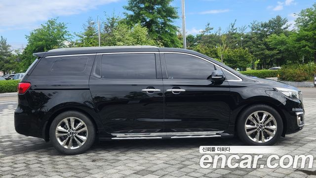 Kia Carnival 9-seater Prestige 2015 — фото 5