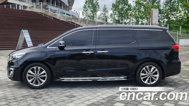 Kia Carnival 9-seater Prestige 2015 — фото 6
