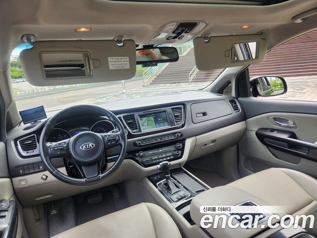 Kia Carnival 9-seater Prestige 2015 — фото 7