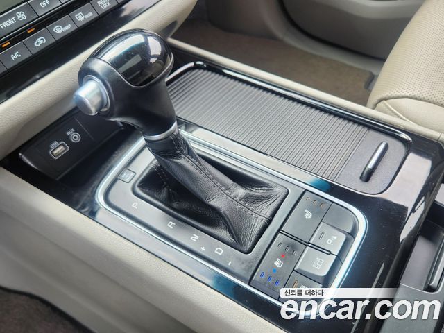 Kia Carnival 9-seater Prestige 2015 — фото 15
