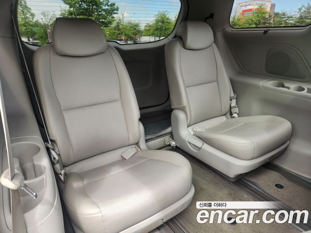 Kia Carnival 9-seater Prestige 2015 — фото 19