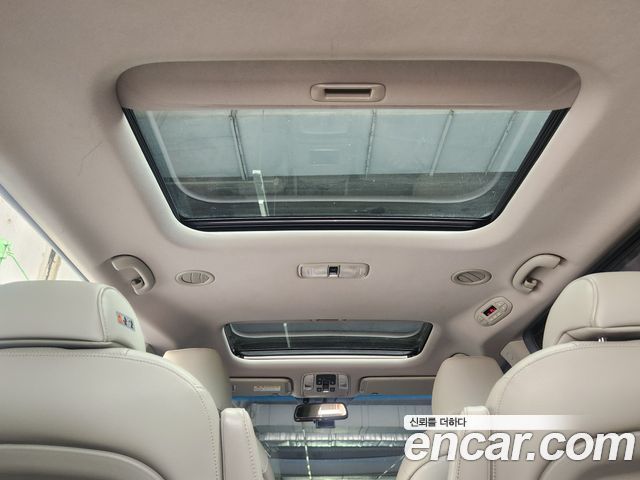 Kia Carnival 9-seater Prestige 2015 — фото 21