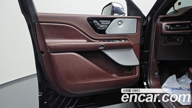 Lincoln Aviator (II) 3.0 Black Label AWD 2021 — фото 24