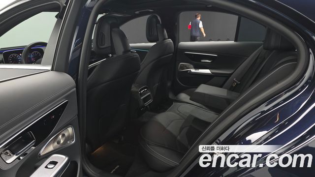 Mercedes-Benz E-Class (W214) E300 4MATIC AMG Line 2024 — фото 11
