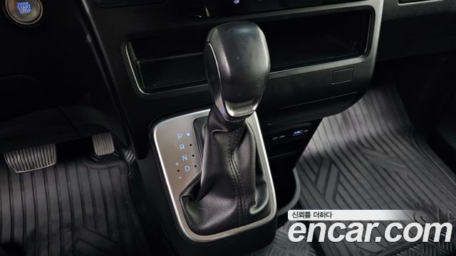 Hyundai Staria Cargo 3-Seater Modern 2023 — фото 9