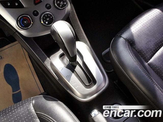 Chevrolet Aveo Sedan 1.4 Turbo LS 2017 — фото 9
