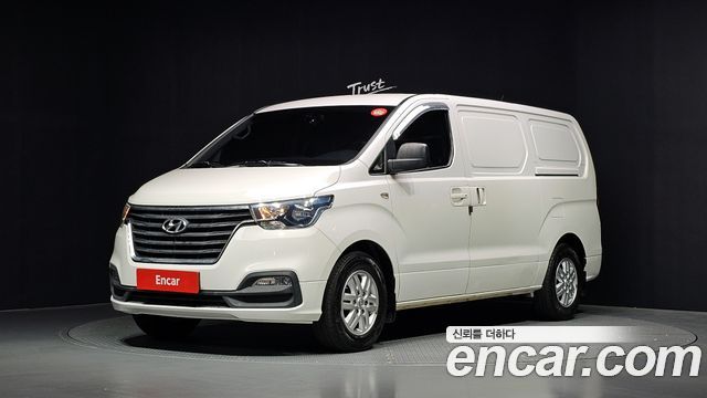 Hyundai Grand Starex Van 3-Seater Smart 2019 — фото 1