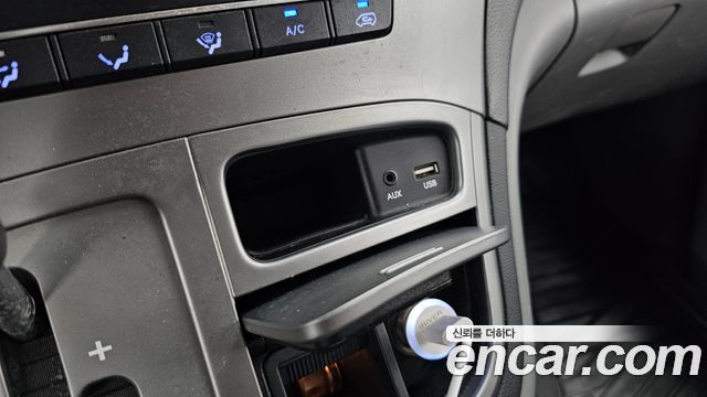 Hyundai Grand Starex Van 3-Seater Smart 2019 — фото 15