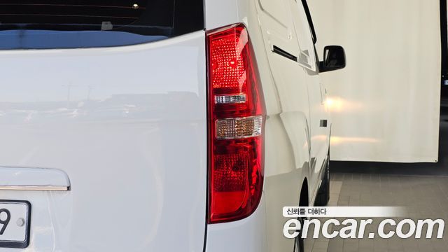 Hyundai Grand Starex Van 3-Seater Smart 2019 — фото 23