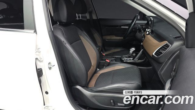 Kia Seltos Gasoline 1.6 Turbo 4WD Signature 2023 — фото 11