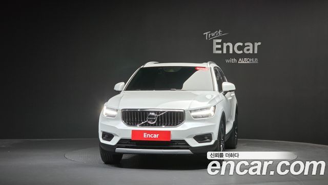 Volvo XC40 B4 Inscription 2021 — фото 3