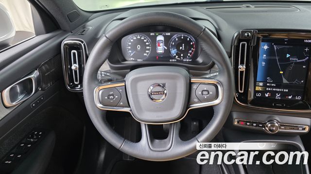 Volvo XC40 B4 Inscription 2021 — фото 14