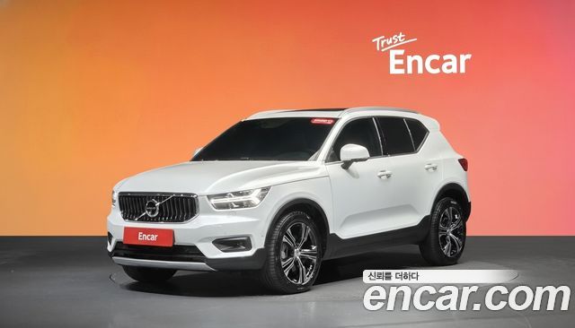 Volvo XC40 B4 Inscription 2021 — фото 1