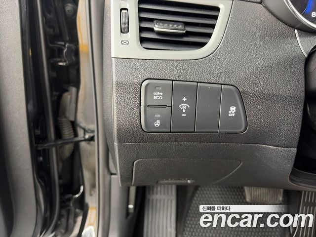 Hyundai Avante 1.6 GDi Modern Standard 2014 — фото 21