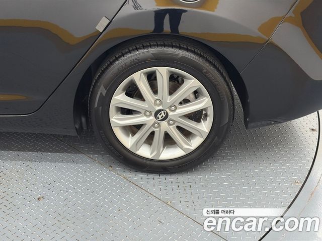 Hyundai Avante 1.6 GDi Modern Standard 2014 — фото 24
