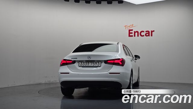 Mercedes-Benz A-Class (W177) A220 Sedan 2020 — фото 4