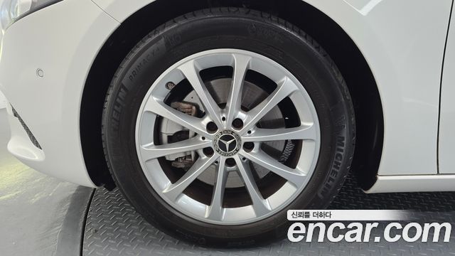Mercedes-Benz A-Class (W177) A220 Sedan 2020 — фото 5