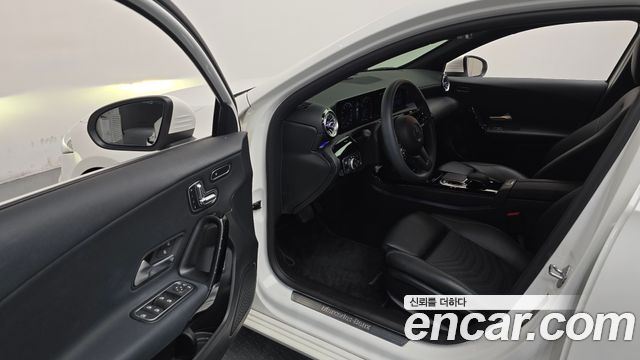 Mercedes-Benz A-Class (W177) A220 Sedan 2020 — фото 10