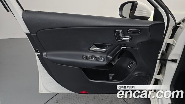 Mercedes-Benz A-Class (W177) A220 Sedan 2020 — фото 24