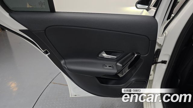 Mercedes-Benz A-Class (W177) A220 Sedan 2020 — фото 25