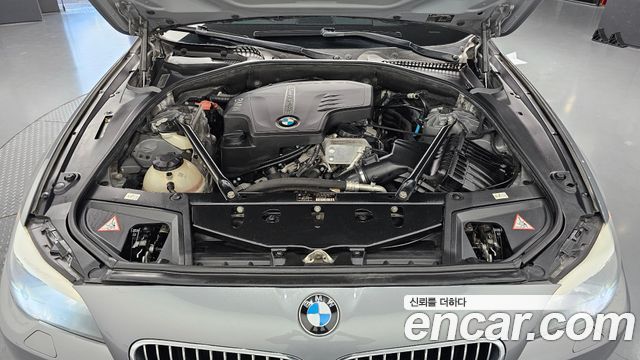 BMW 5 Series (F10) 528i Luxury Plus 2012 — фото 6