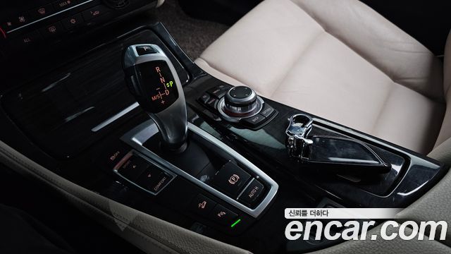 BMW 5 Series (F10) 528i Luxury Plus 2012 — фото 9